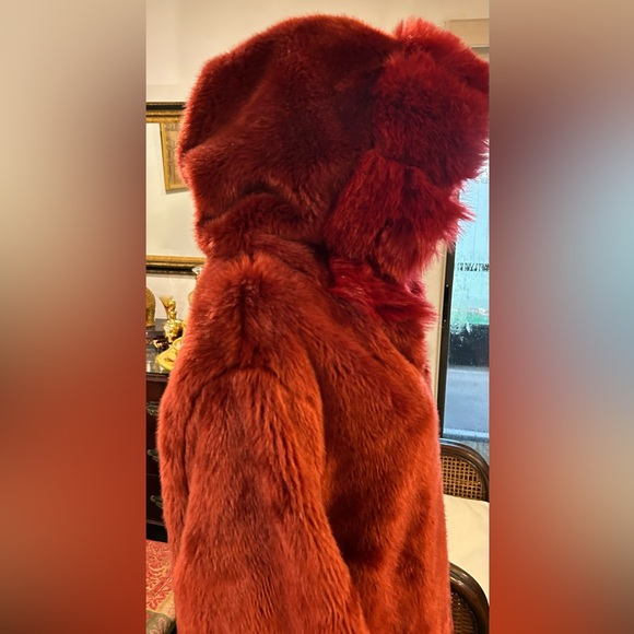 NWT Fhillinuo faux fur coat rustic red. - Picture 10 of 13
